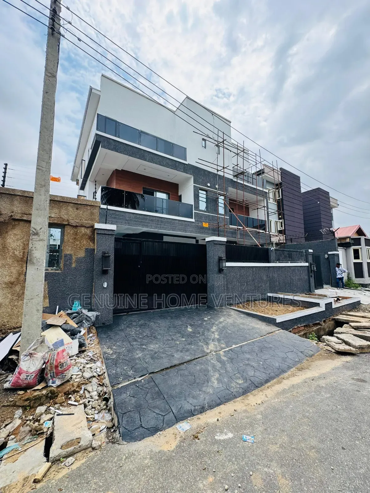 4bdrm Duplex in Ogudu Gra for sale in Ogudu GRA