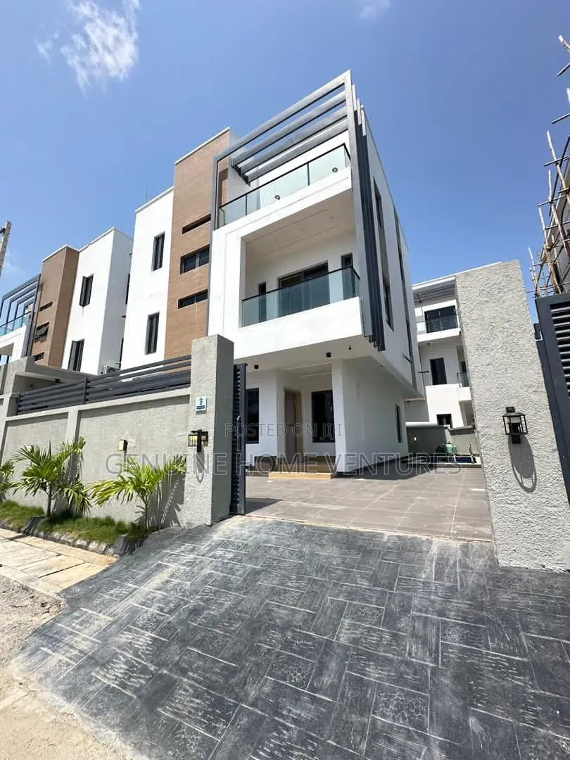 5bdrm Duplex in Lekki Phase One for sale in Lekki Phase 1