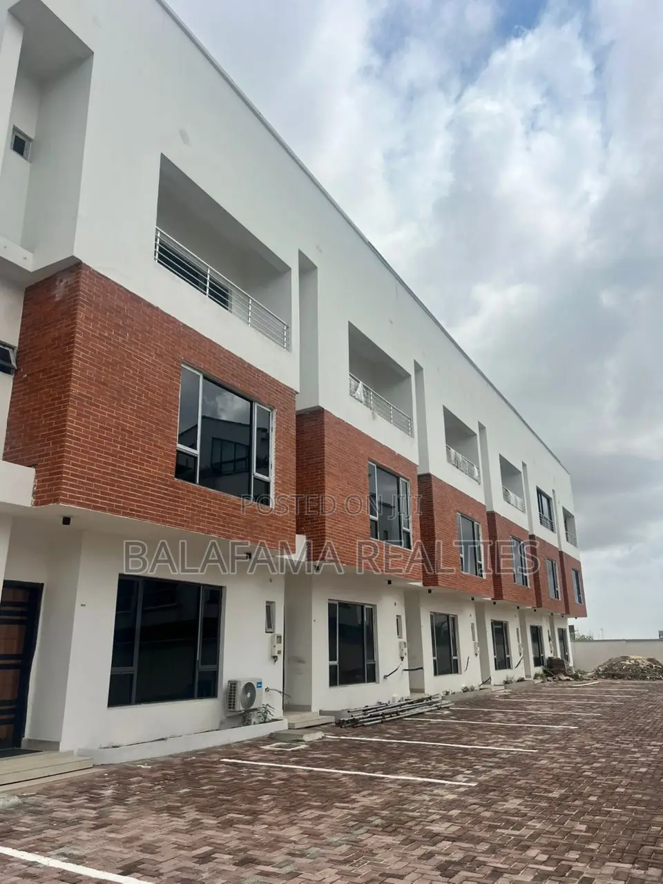 4bdrm Townhouse/Terrace in Lekki Phase 1 for sale in Lekki Phase 1
