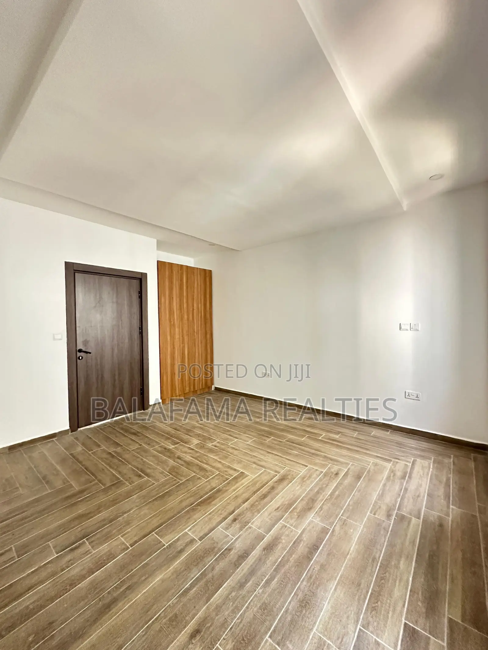 4bdrm Townhouse/Terrace in Near Lekki Phase 1 for sale in Lekki Phase 1