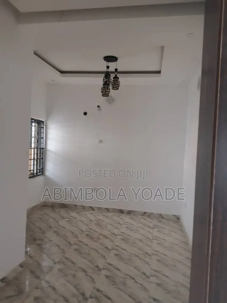 4bdrm Duplex in Sabon Lugbe for sale in Sabon Lugbe