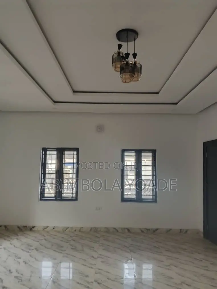 4bdrm Duplex in Sabon Lugbe for sale in Sabon Lugbe