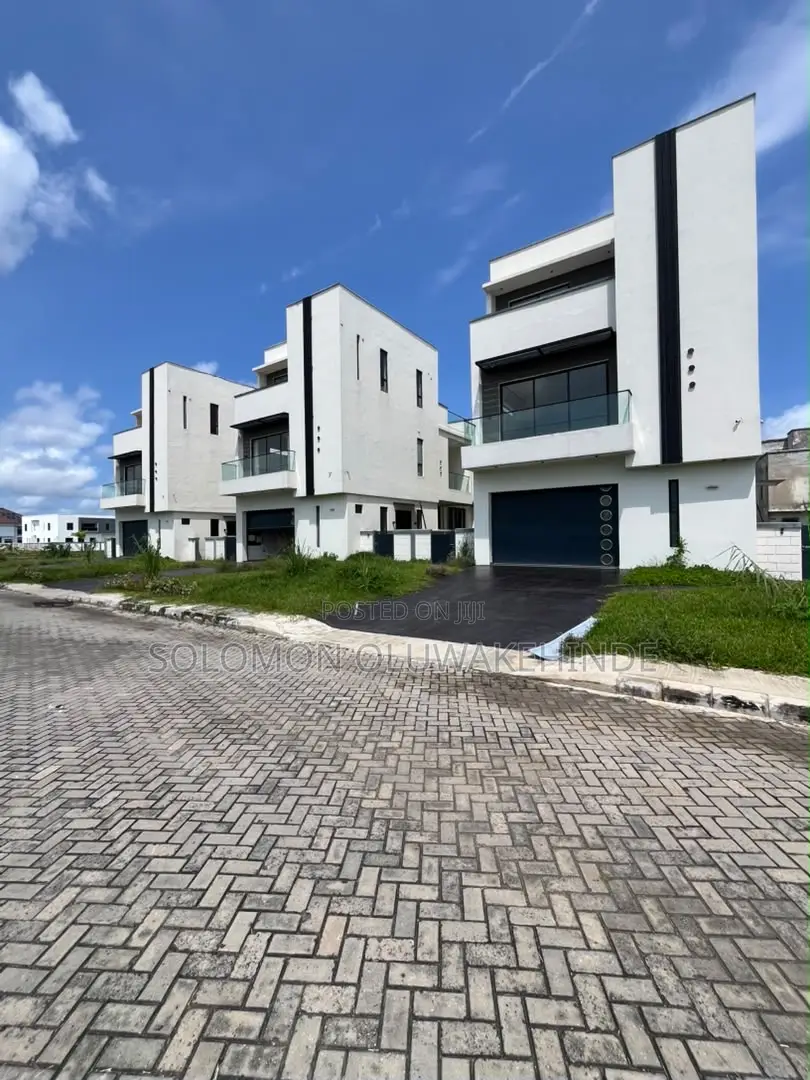 Furnished 5bdrm Duplex in Vgc for sale in VGC / Ajah