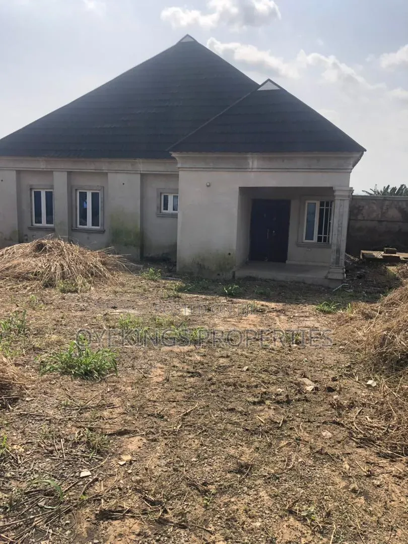 2bdrm Bungalow in Podo, Oluyole for sale in Oluyole
