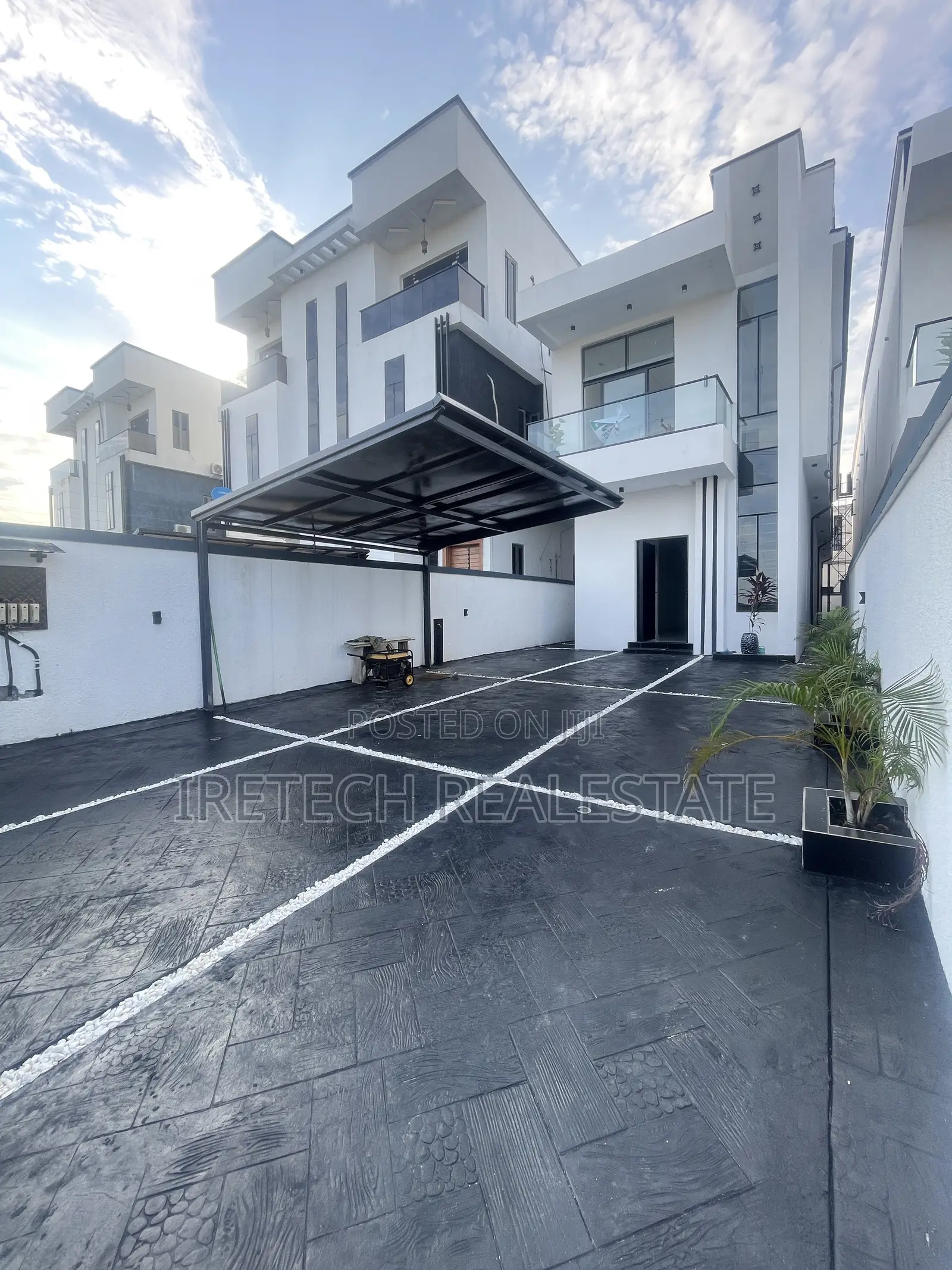 5bdrm Duplex in Ajah By Abraham, Off Lekki-Epe Expressway for sale in Off Lekki-Epe Expressway
