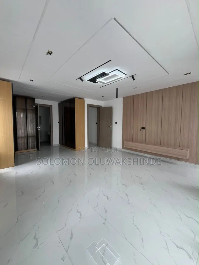4bdrm Duplex in Vgc for sale in VGC / Ajah