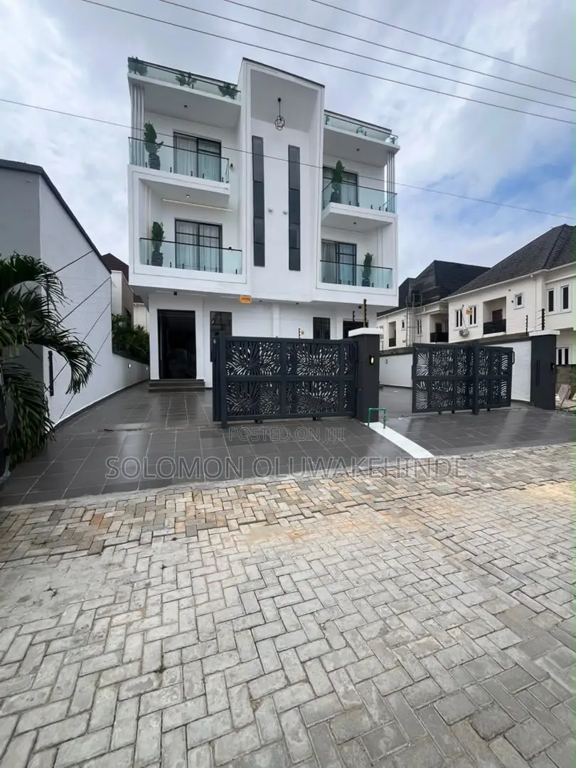 4bdrm Duplex in Vgc for sale in VGC / Ajah