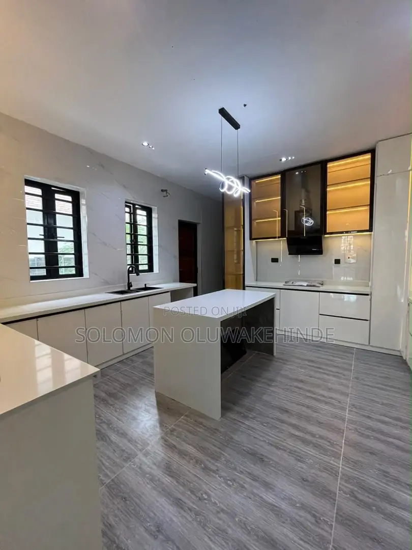 4bdrm Duplex in Vgc for sale in VGC / Ajah