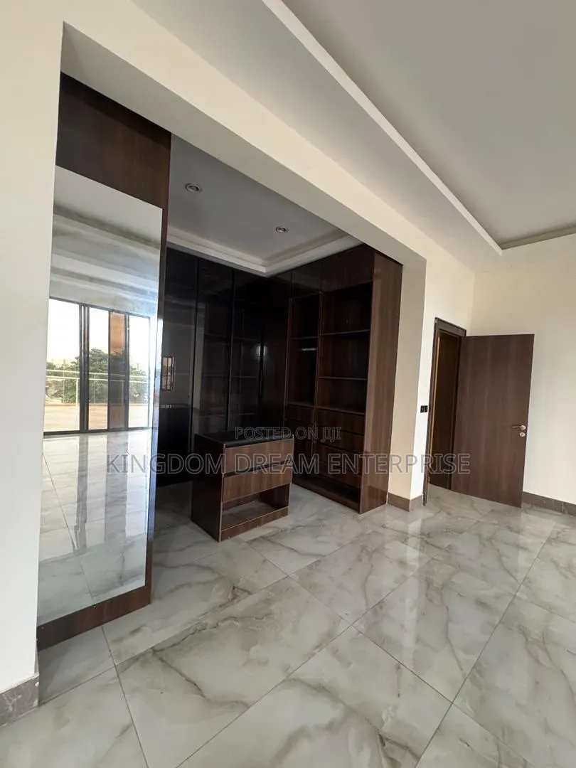 5bdrm Duplex in Old Ikoyi for sale in Old Ikoyi