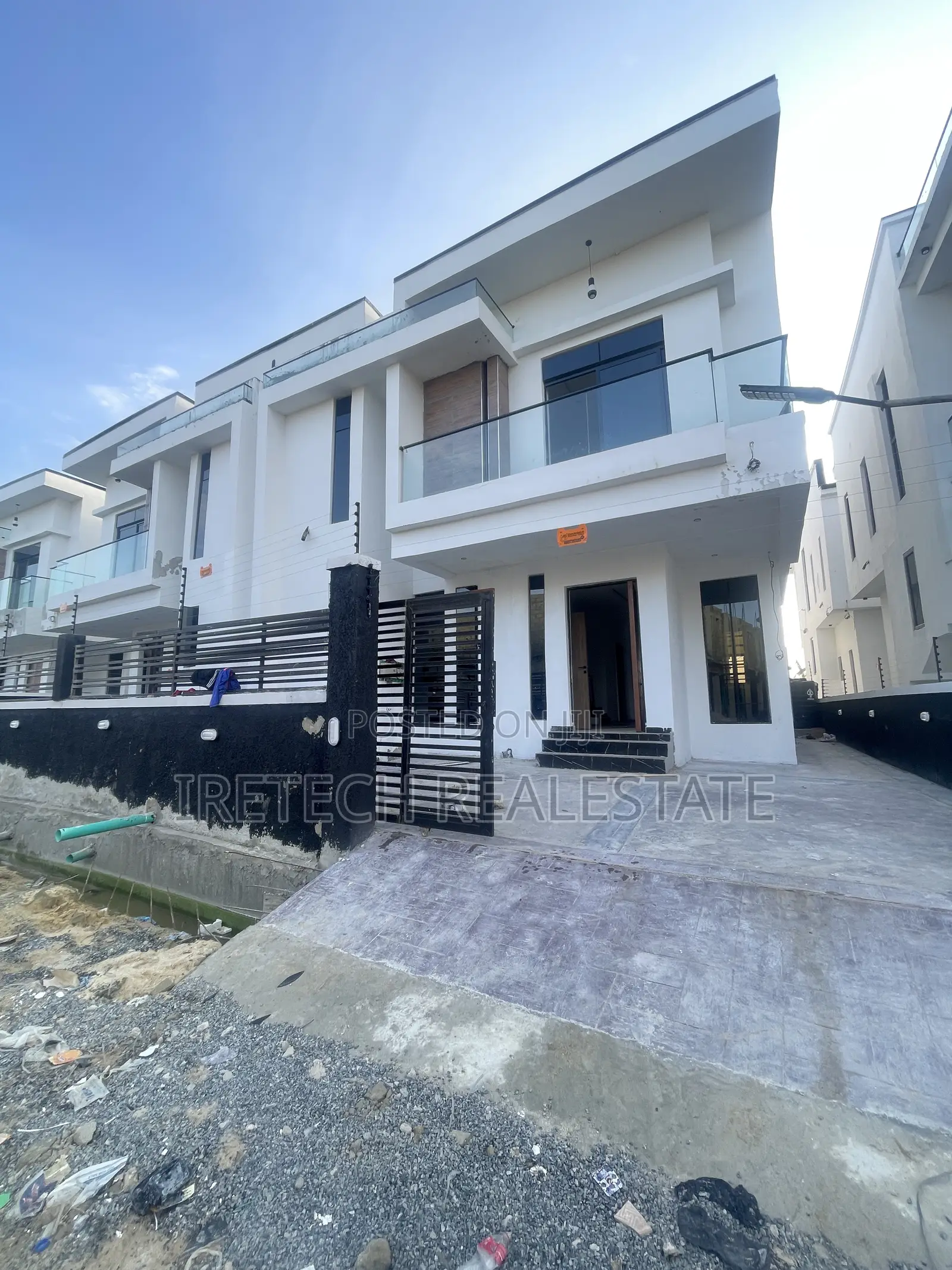 4bdrm Duplex in Ajah By Abraham, Off Lekki-Epe Expressway for sale in Off Lekki-Epe Expressway