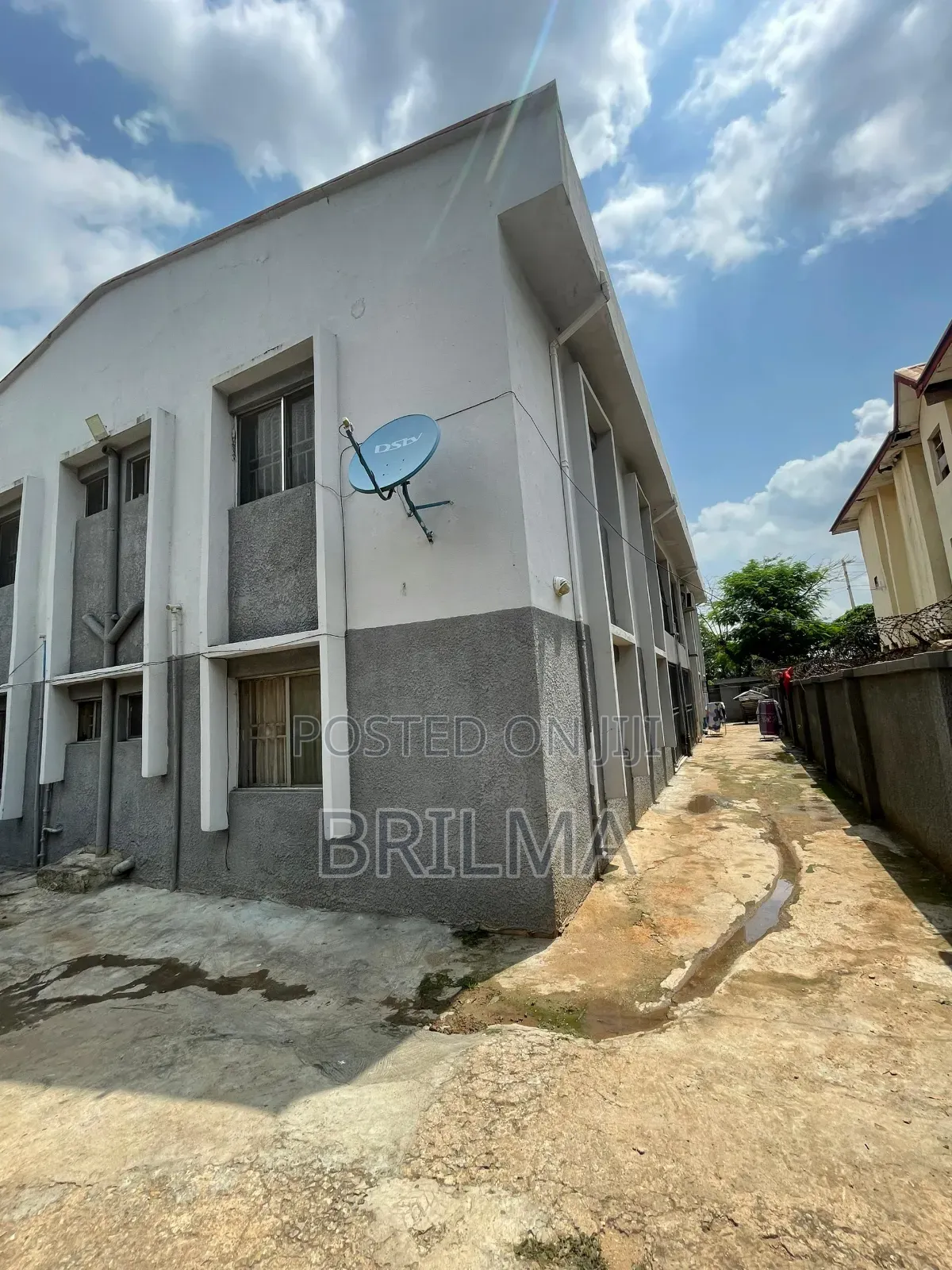 3bdrm Block of Flats in Zone 6 / Wuse for sale in Zone 6 / Wuse