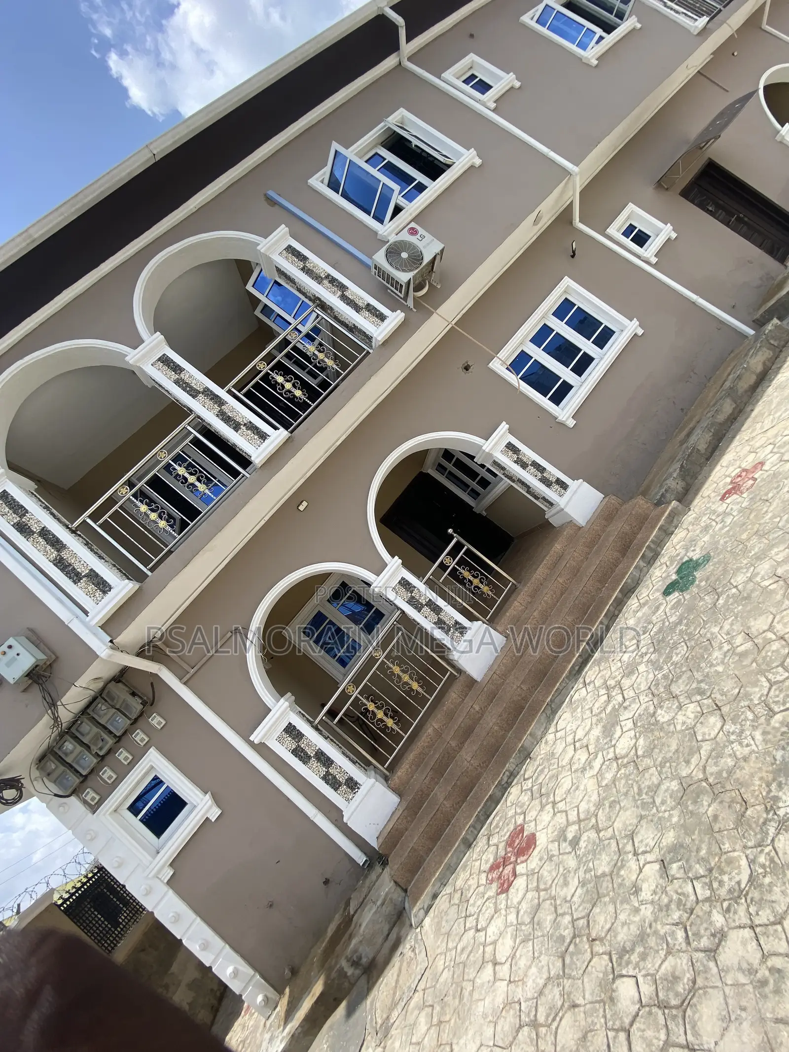 3bdrm Block of Flats in Ire Akari, Akala Express for rent in Akala Express