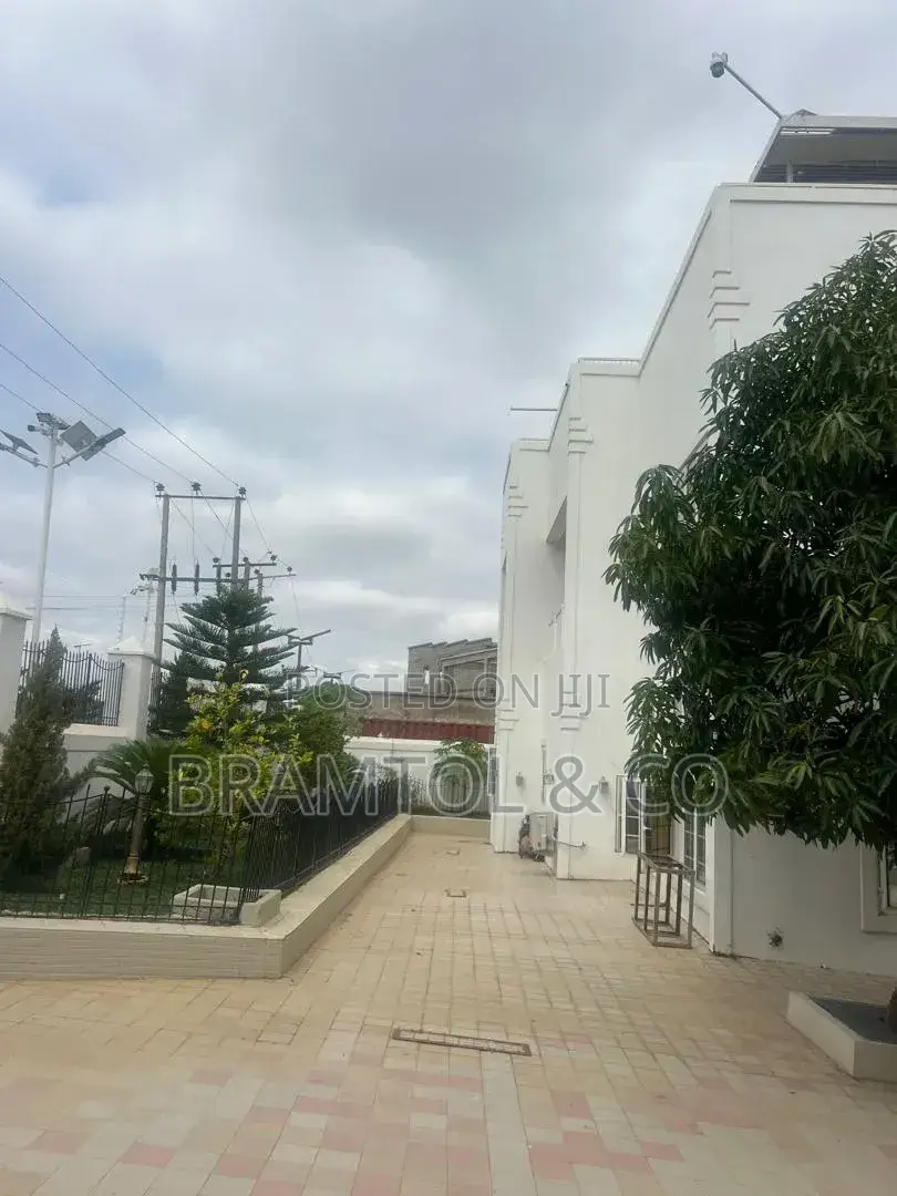 Furnished 5bdrm Duplex in Kado for rent in Kado