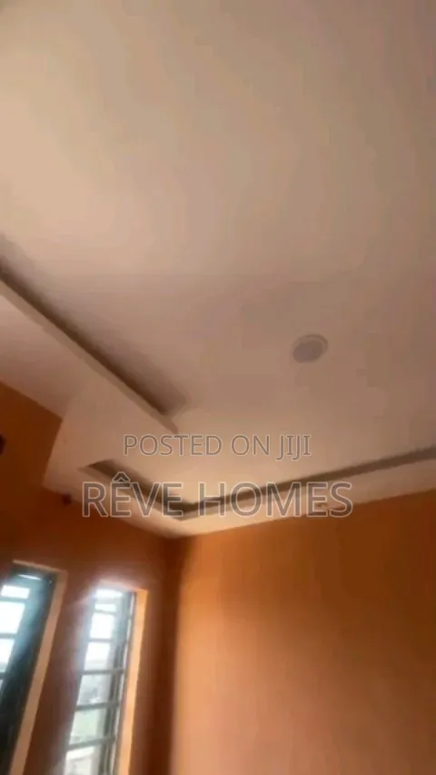 Mini Flat in Adekunle for rent in Adekunle