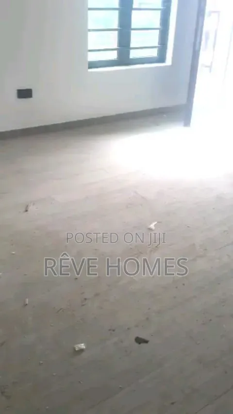 3bdrm Duplex in Soluyi for rent in Soluyi