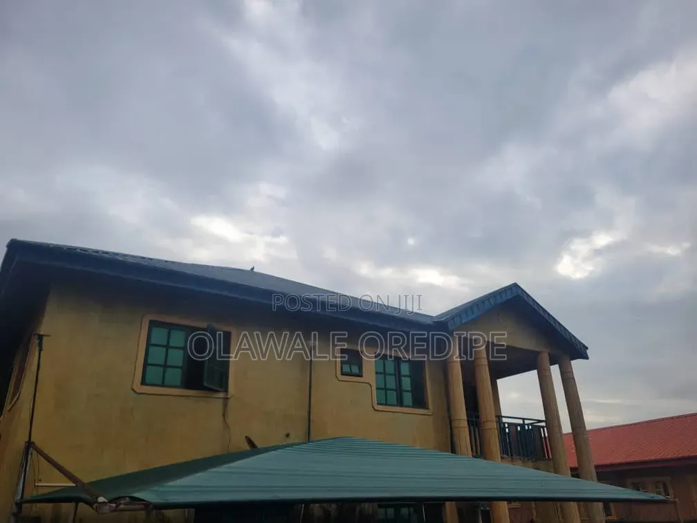 Furnished 6bdrm Duplex in Igbogbo for sale in Igbogbo