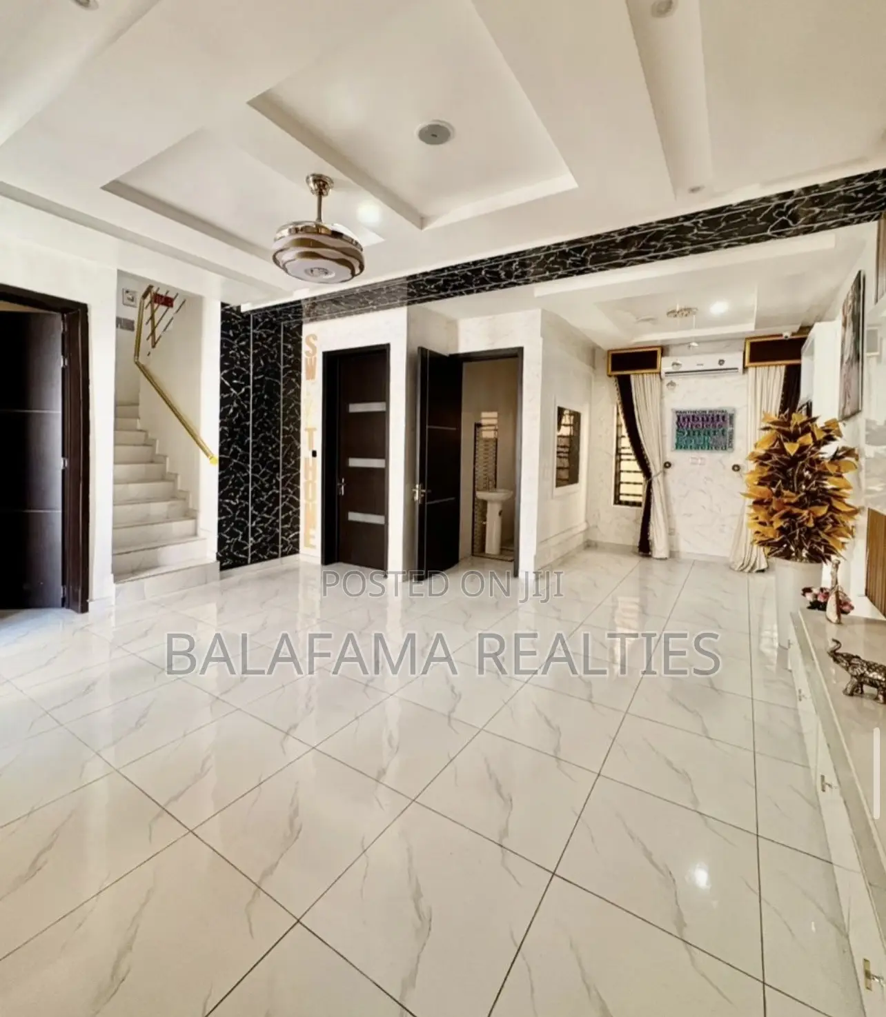 4bdrm Townhouse/Terrace in Orchid Road, Chevron for sale in Chevron