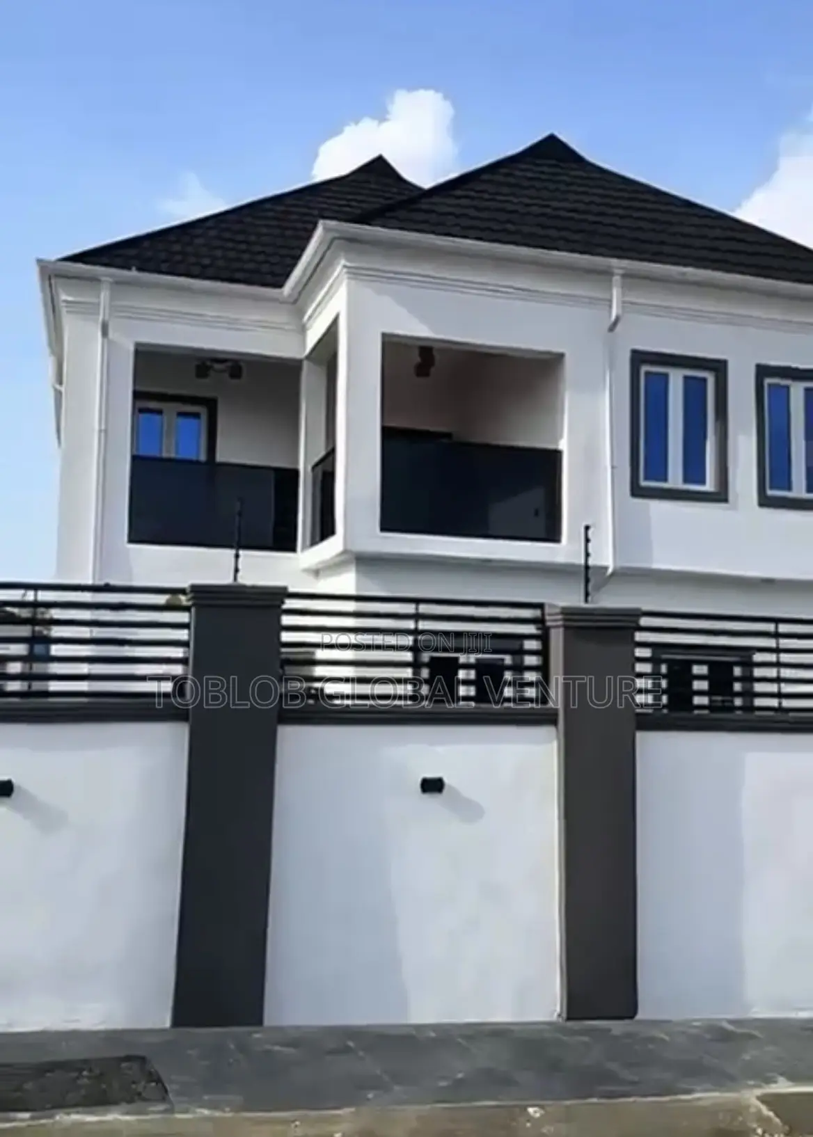 4bdrm Duplex in Jericho for sale in Jericho