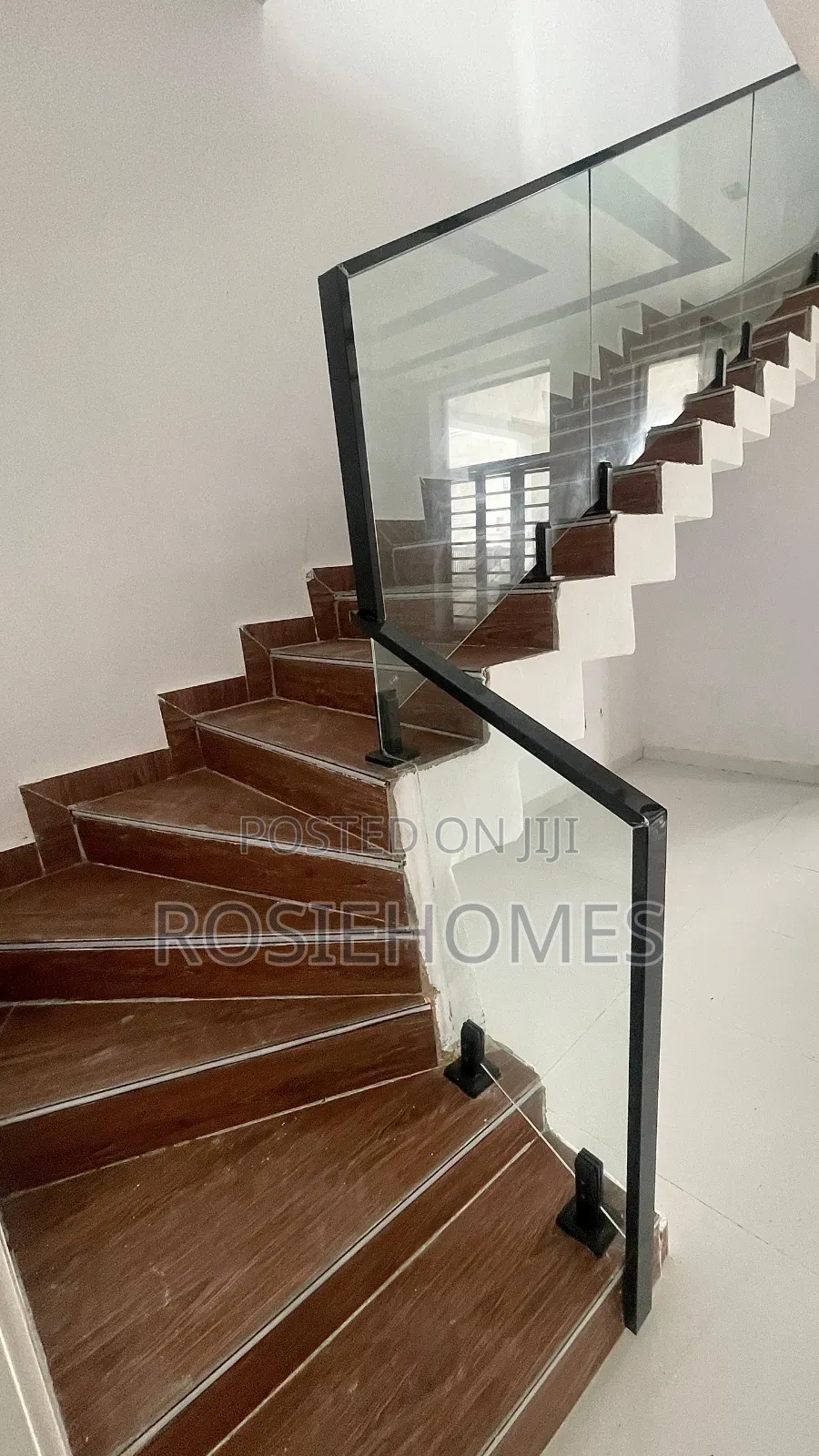 3bdrm Duplex in Ikota for sale in Ikota