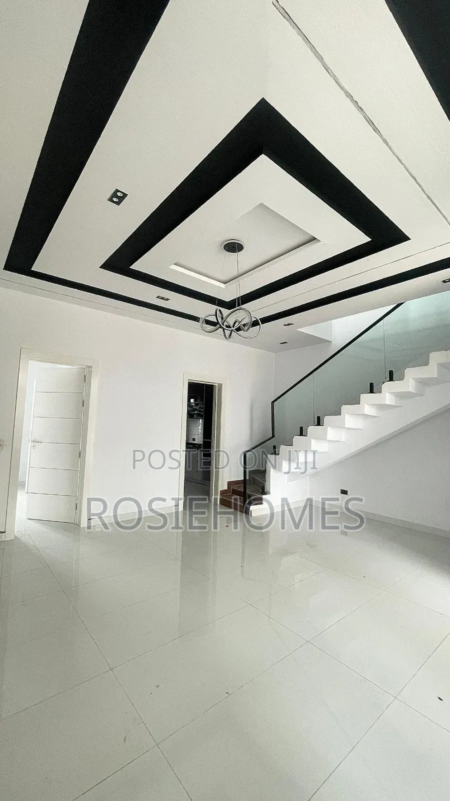 3bdrm Duplex in Ikota for sale in Ikota