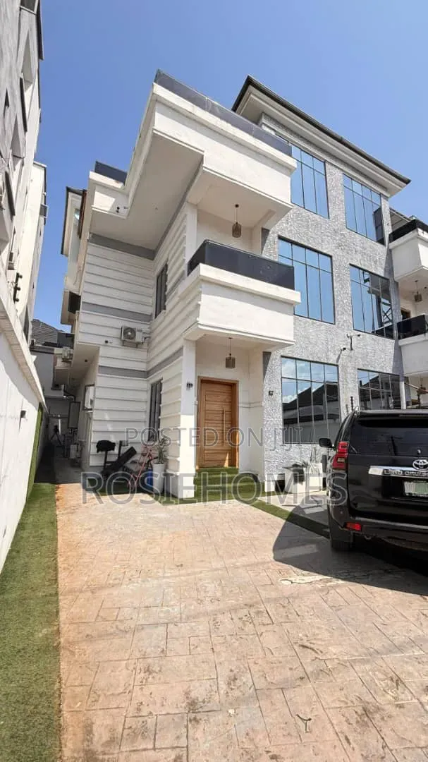 Furnished 5bdrm Duplex in Chevron for rent in Chevron