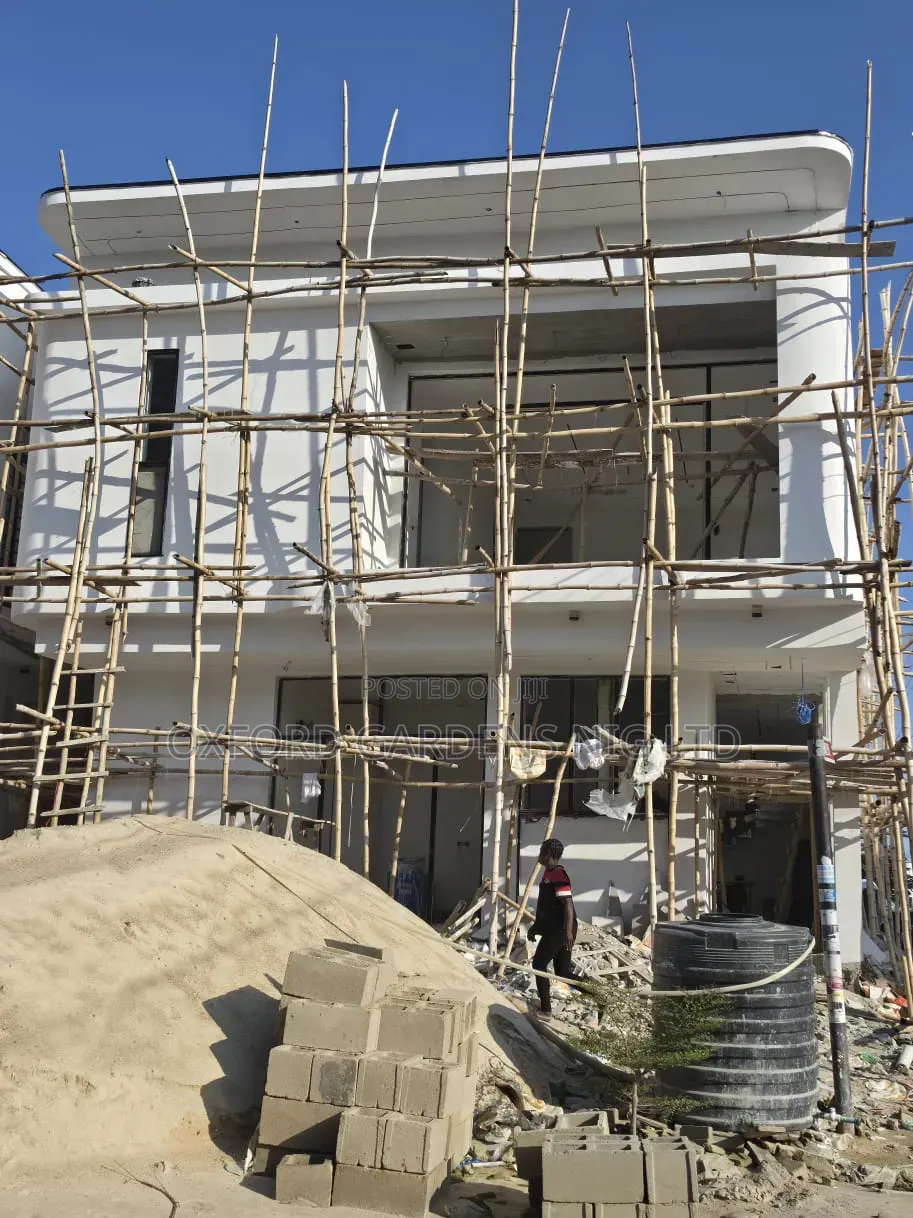 4bdrm Duplex in Royal Pine Estate, Chevron for sale in Chevron