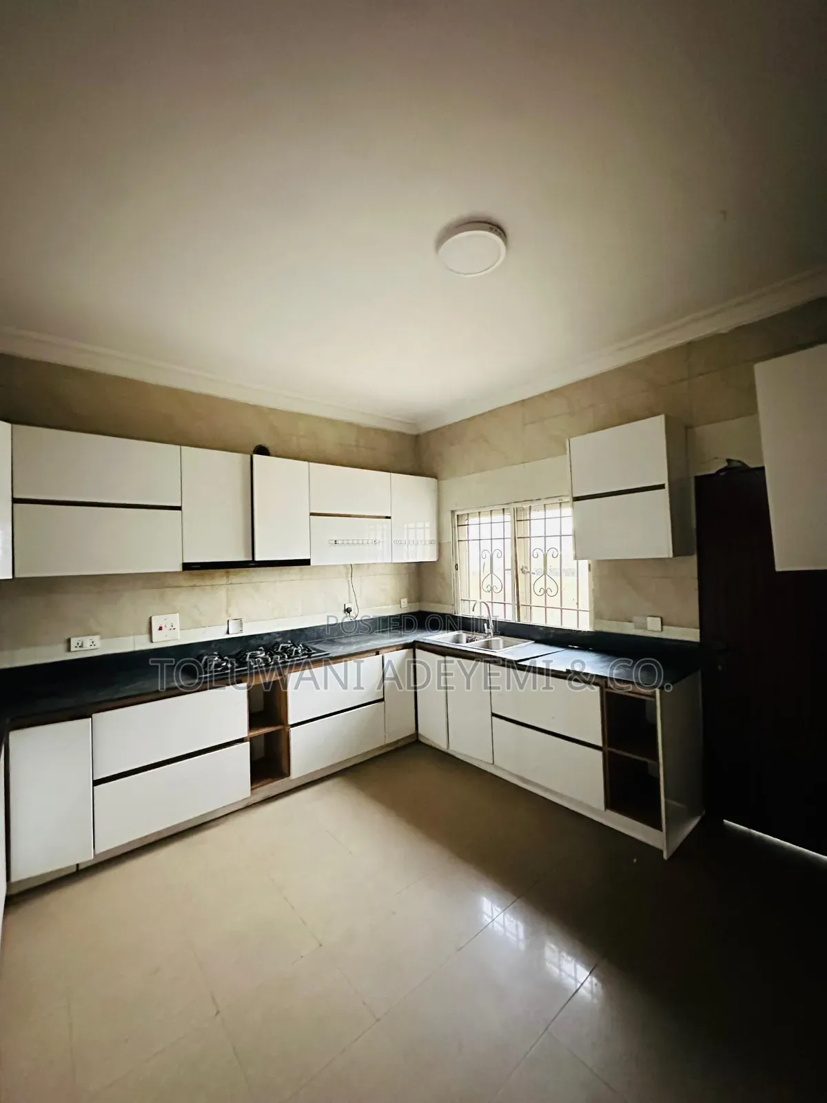 3bdrm Townhouse / Terrace for rent in Off Lekki-Epe Expressway
