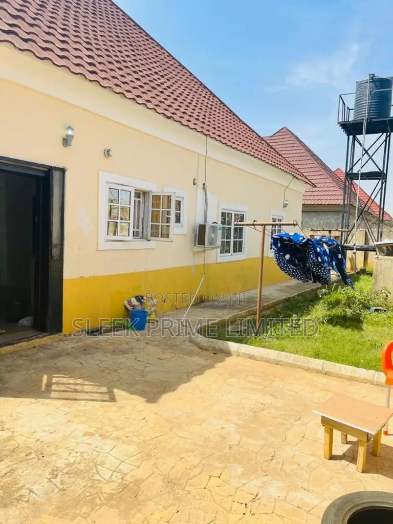 3bdrm Bungalow in Lugbe District for sale in Lugbe District