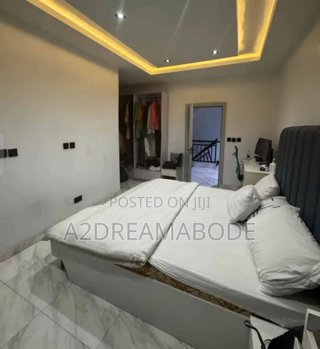 Furnished 4bdrm Duplex in Mende for sale in Mende