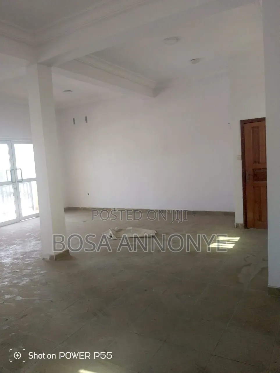 Executive Shop in Ado / Ajah