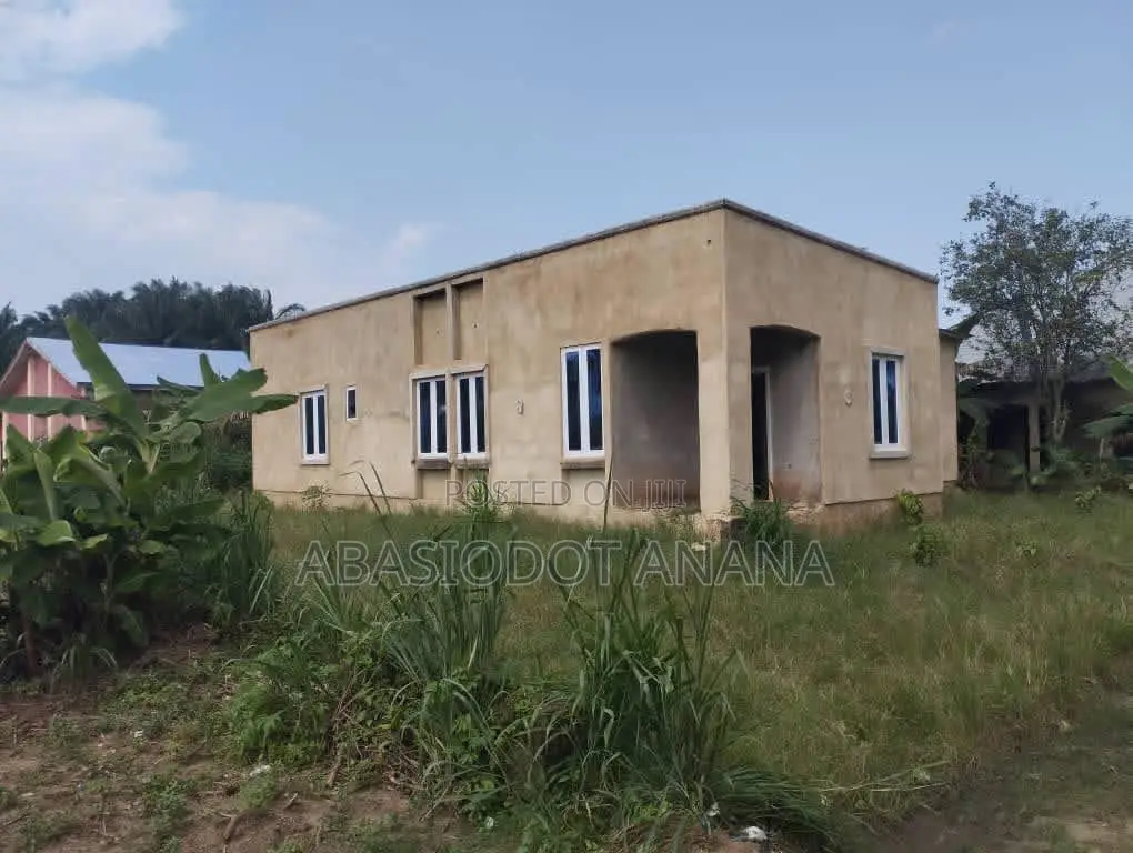 2bdrm Bungalow in Oron Road By Gifto, Uyo for sale in Uyo