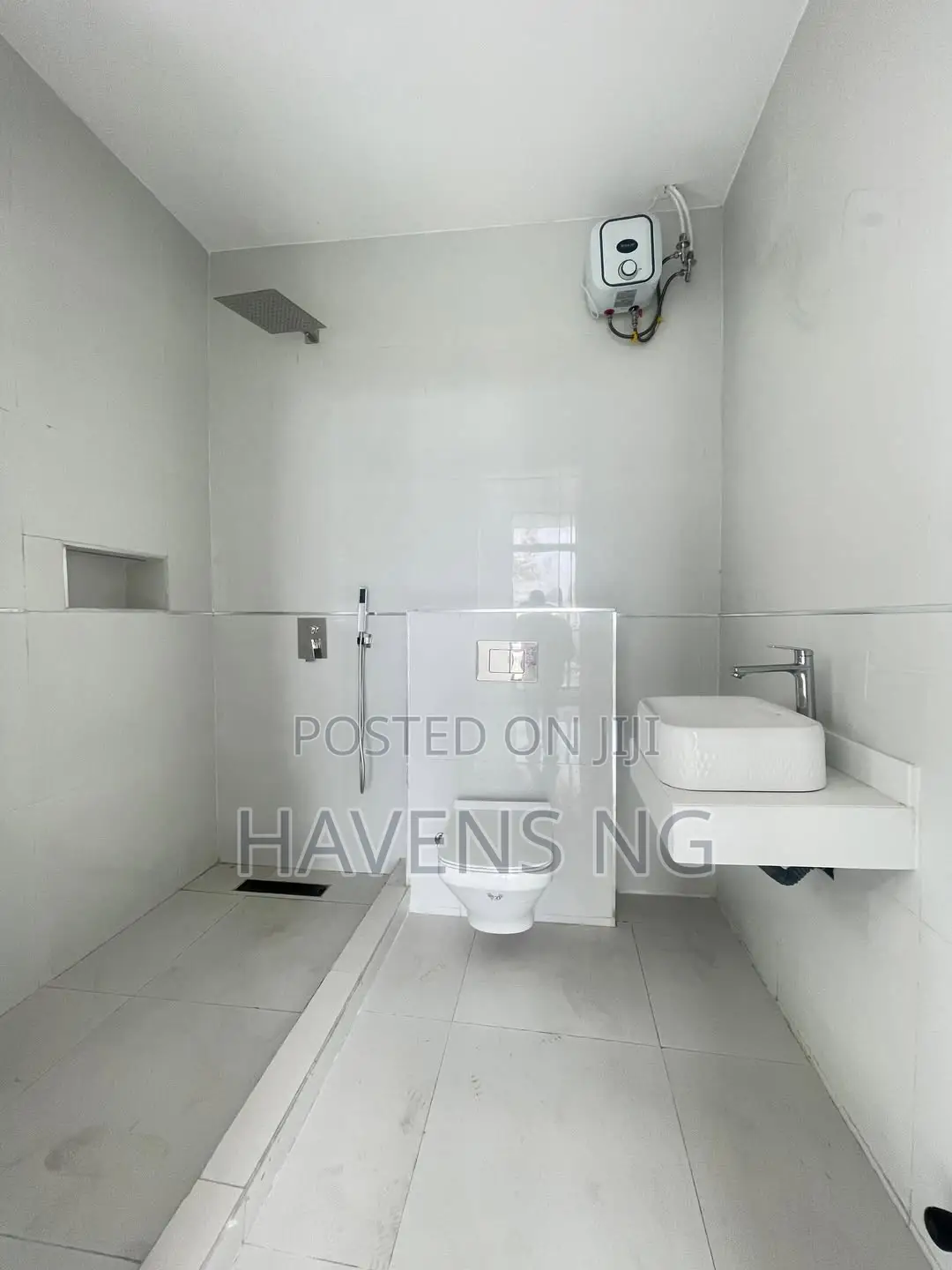 3bdrm Apartment in Ikate for sale in Ikate
