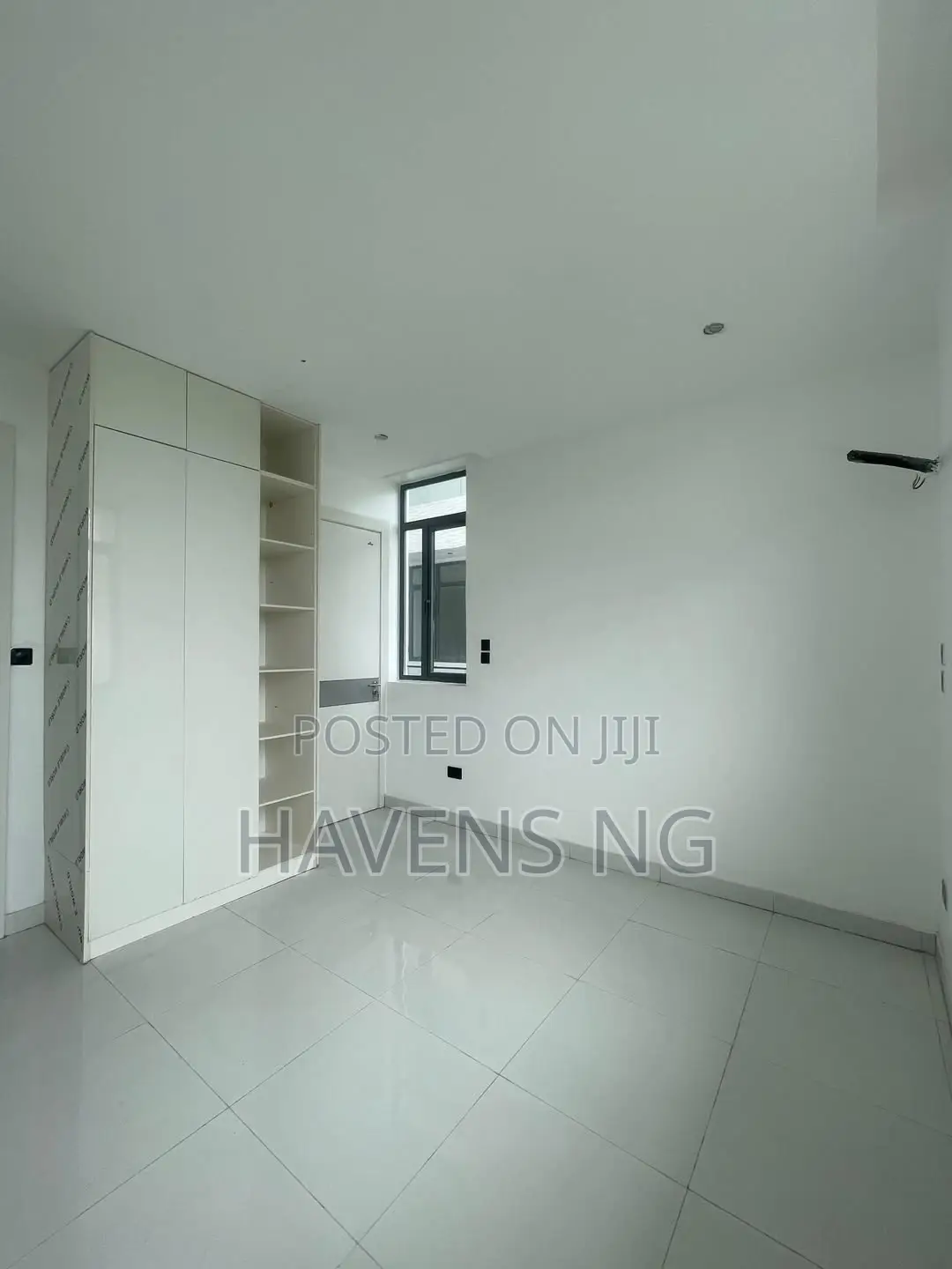 3bdrm Apartment in Ikate for sale in Ikate