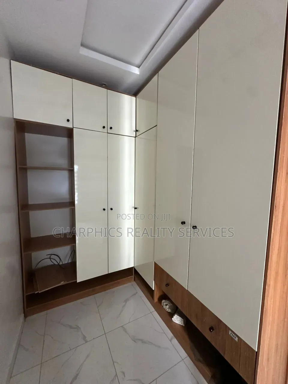 4bdrm Duplex in Ologolo for rent in Ologolo