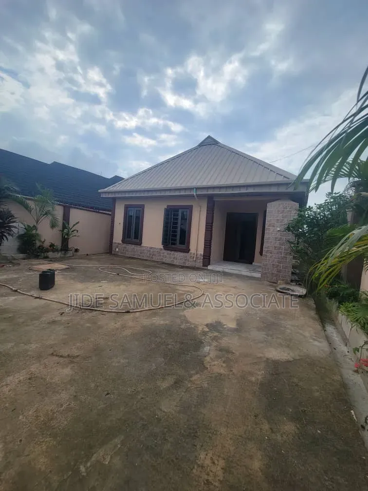 3bdrm Bungalow in Ayobo for rent in Ayobo