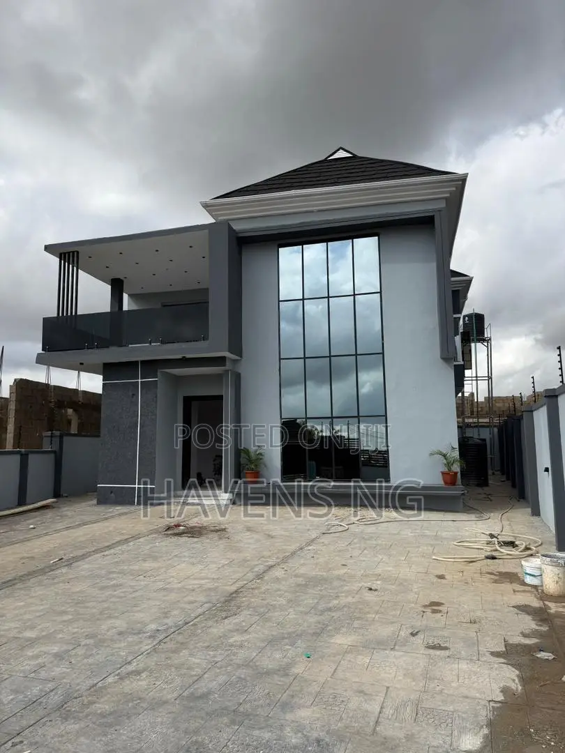 4bdrm Duplex in Kola Lawal Estate, Akobo for sale in Akobo