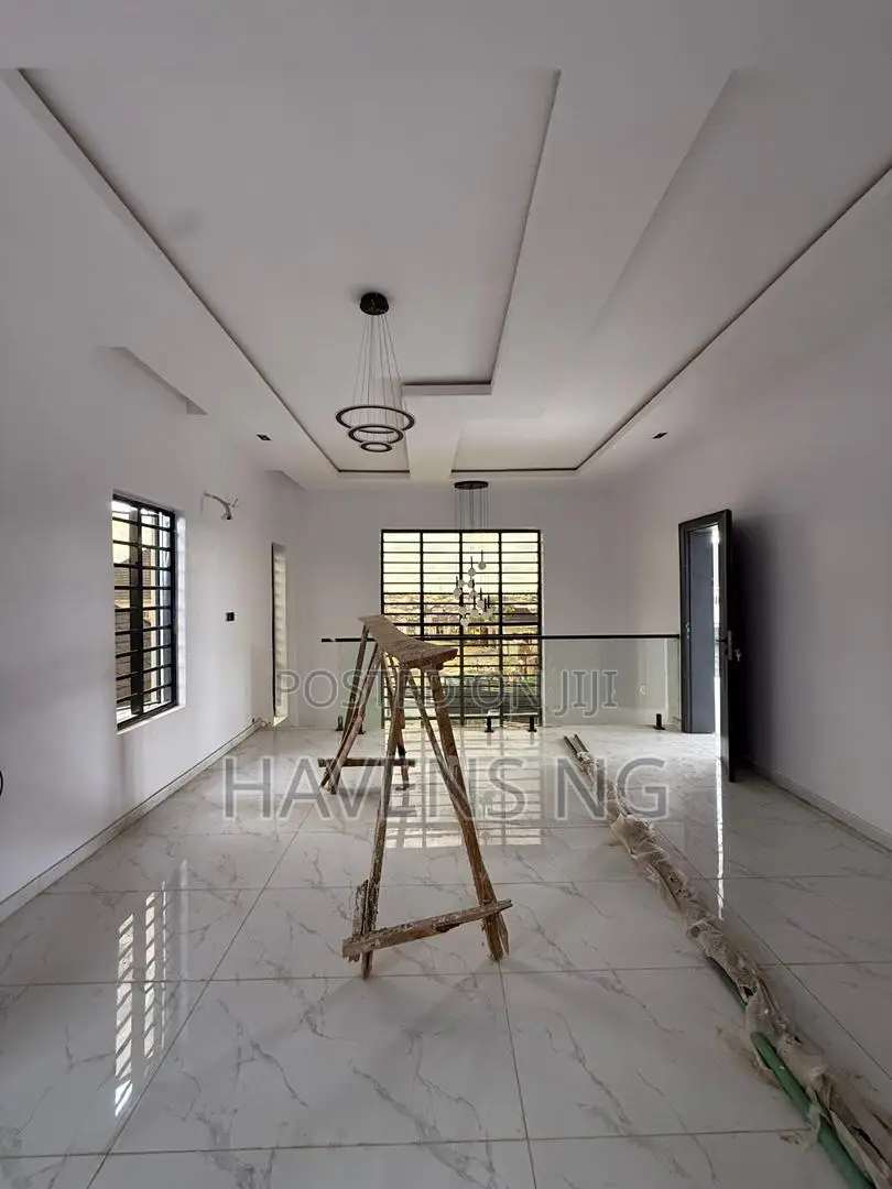4bdrm Duplex in Kola Lawal Estate, Akobo for sale in Akobo