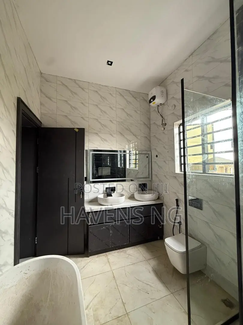 4bdrm Duplex in Kola Lawal Estate, Akobo for sale in Akobo