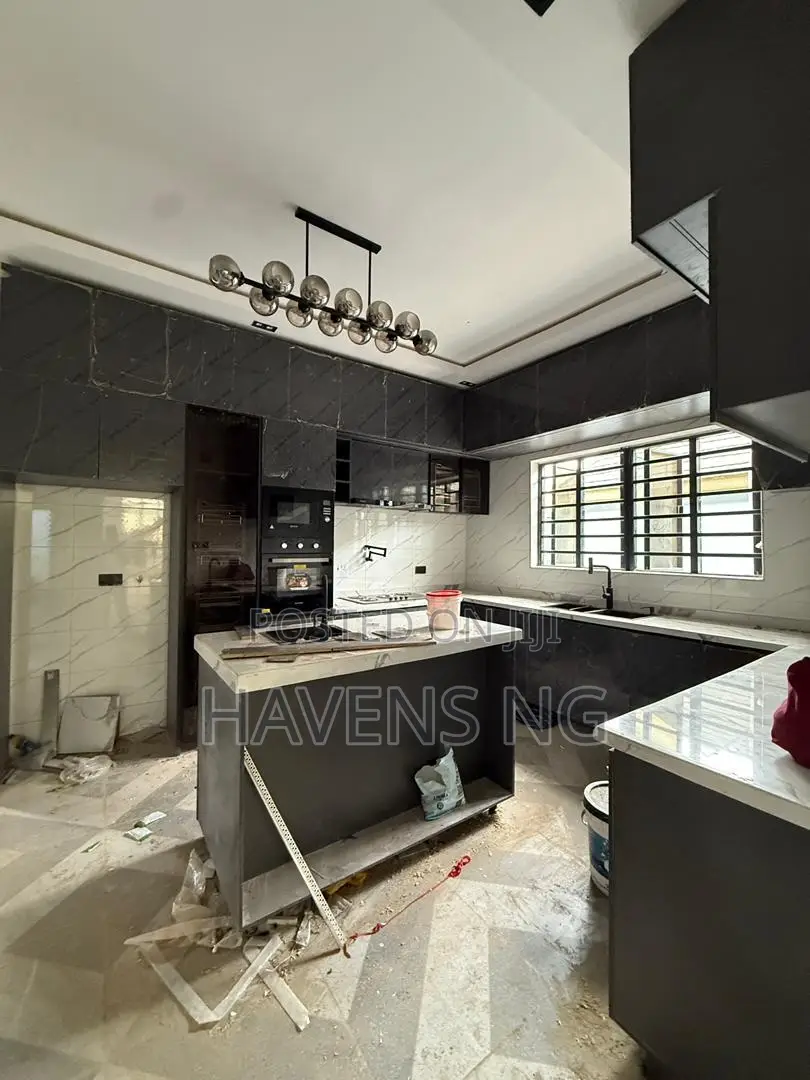 4bdrm Duplex in Kola Lawal Estate, Akobo for sale in Akobo