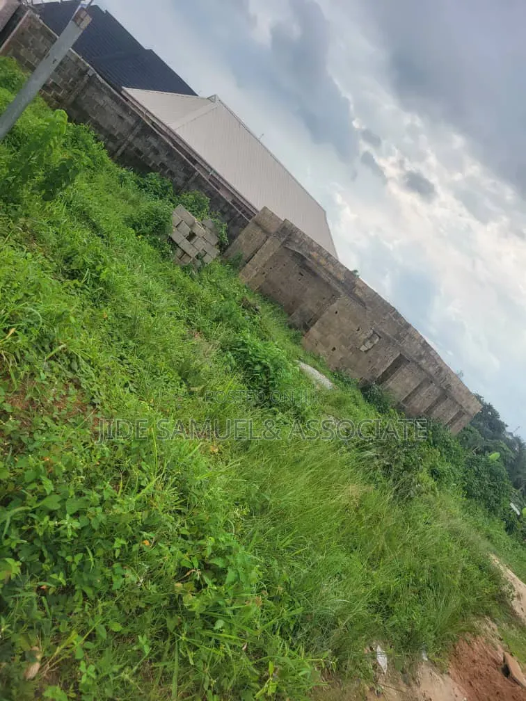 3bdrm Bungalow in Ayobo for sale in Ayobo