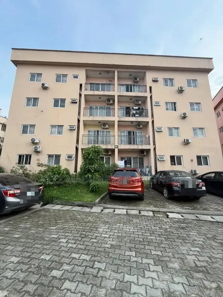 3bdrm Block of Flats in Golf Estate , Off Dr, Trans Amadi for sale in Trans Amadi