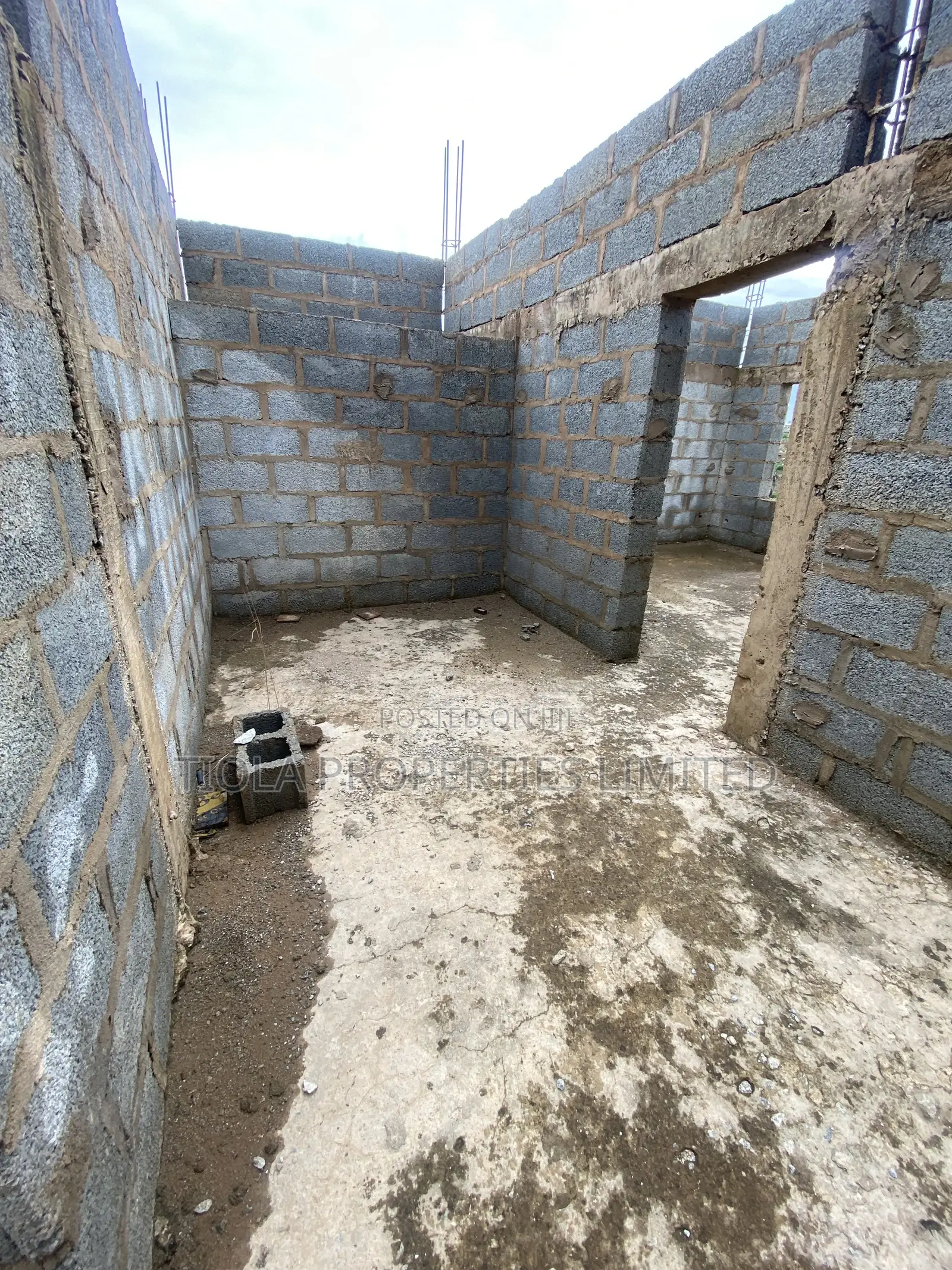 4bdrm Townhouse/Terrace in Fortress Fhemfel, Sabon Lugbe for sale in Sabon Lugbe