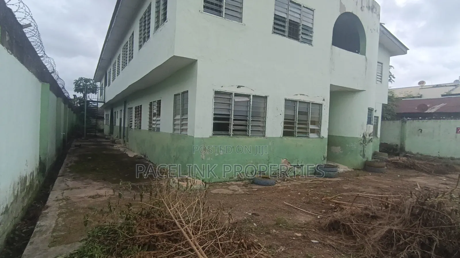 12bdrm Block of Flats in Ayobo for sale in Ayobo