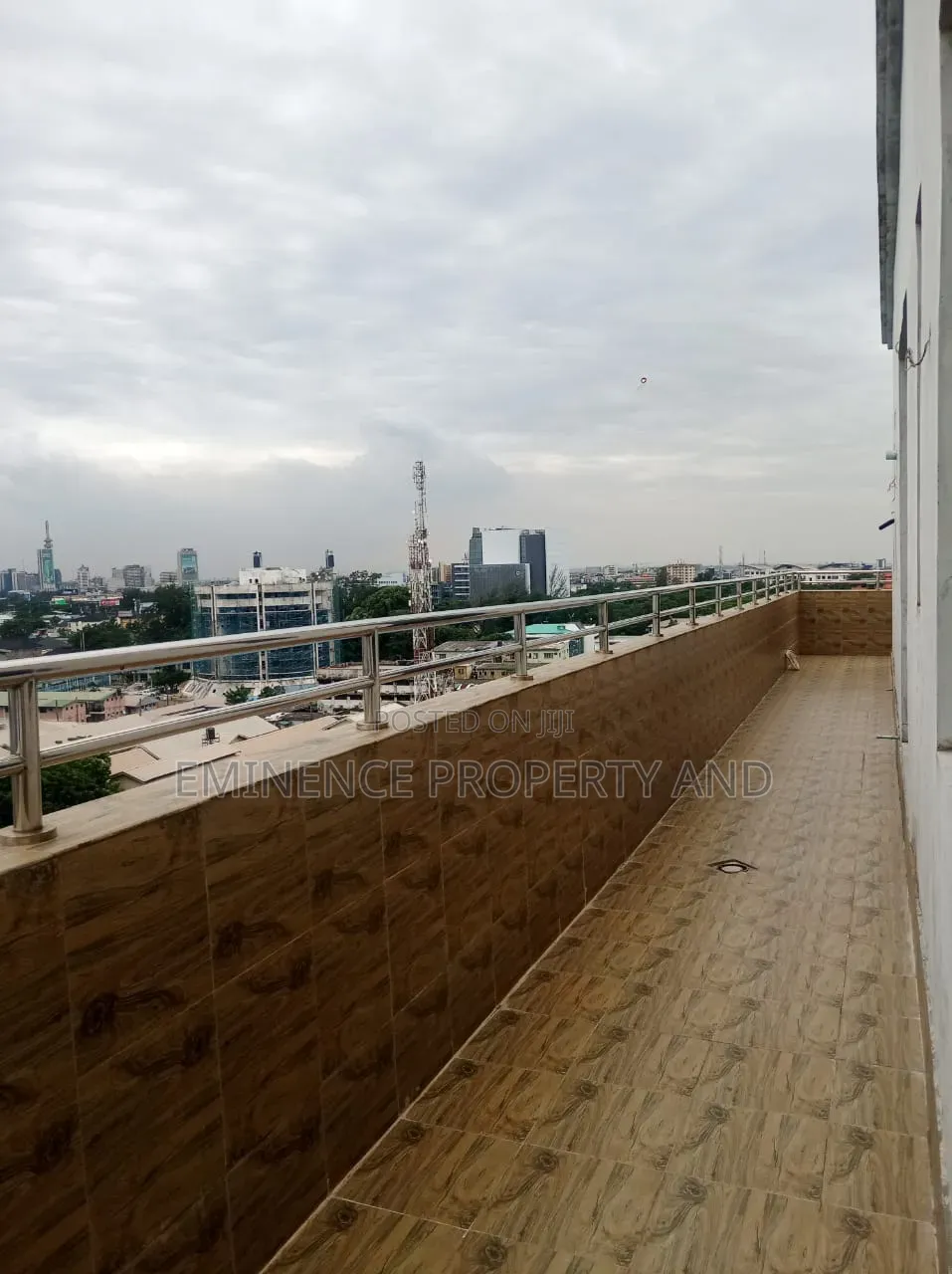 3bdrm Penthouse in Adeola Odeku for rent in Adeola Odeku