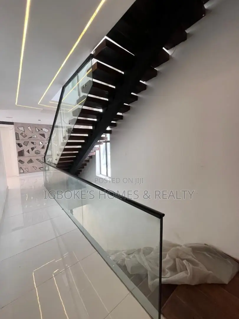 Furnished 5bdrm Duplex in Lekki Phase 1 for sale in Lekki Phase 1