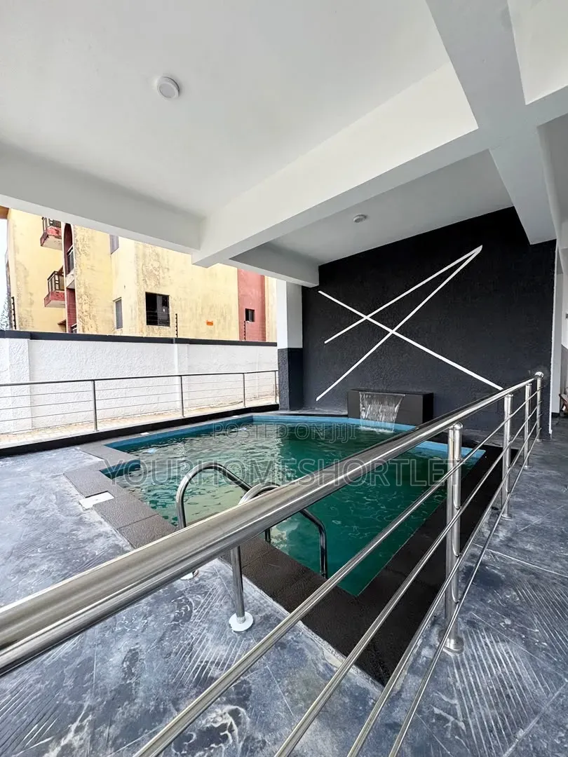 2/1 Two Spacious Bedroom Ensuite With Swimming Pool in Chevron