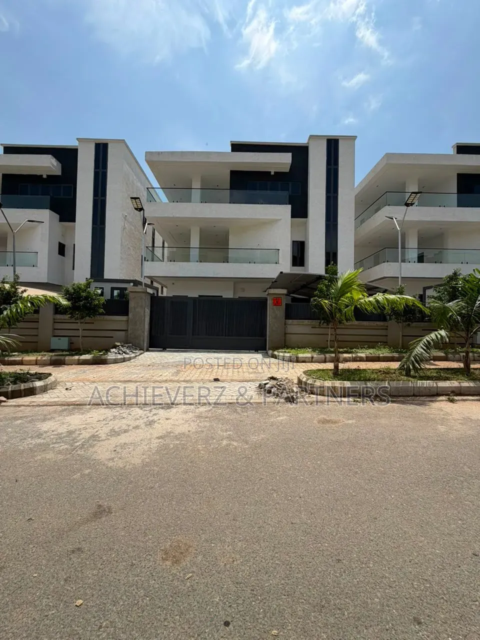 6bdrm Duplex in Katampe Extension for sale in Katampe Extension