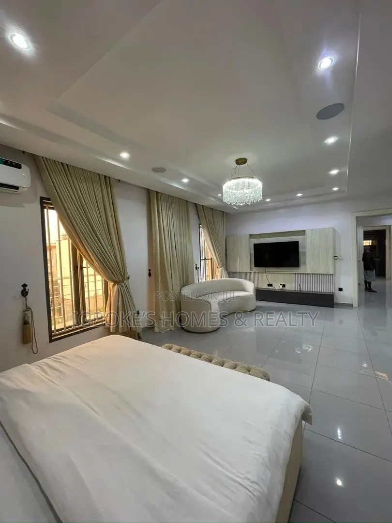 Furnished 4bdrm Duplex in Lekki Phase 1 for rent in Lekki Phase 1