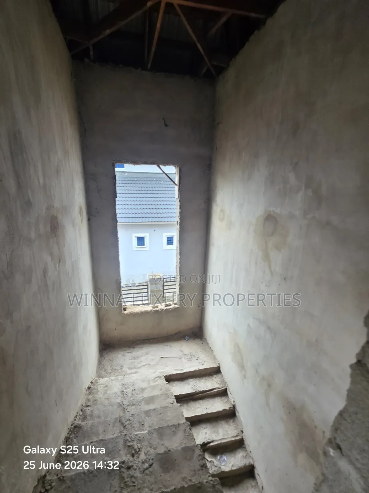 5bdrm Duplex in River Park Estate, Lugbe District for sale in Lugbe District