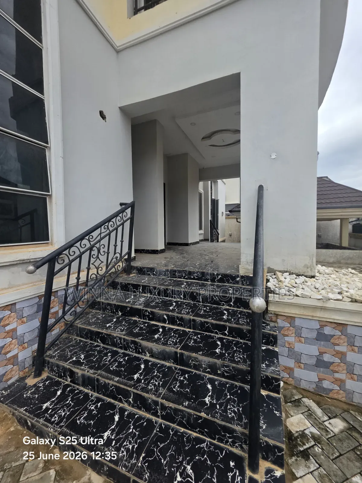 7bdrm Duplex in Pyakasa Axis, Lugbe District for rent in Lugbe District